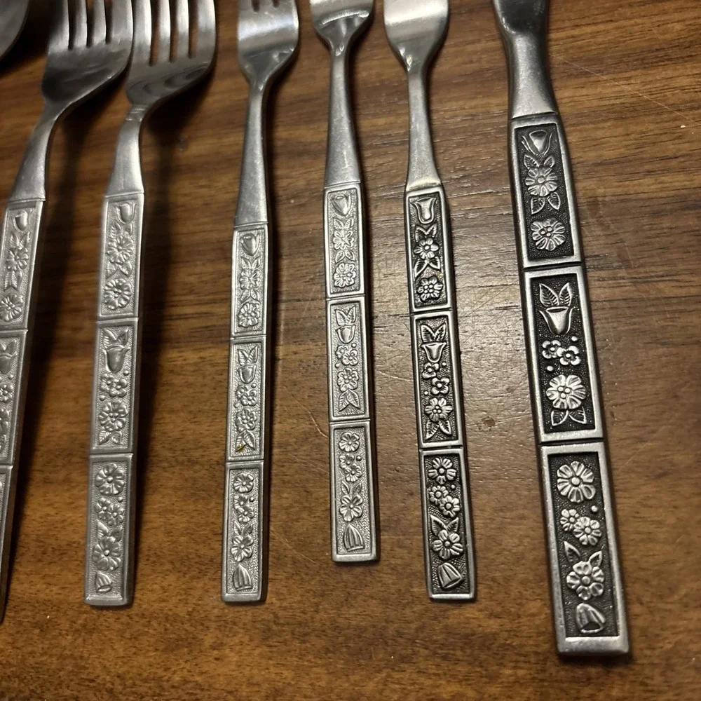 SPRING FEVER Northland Japan / Oneida - Stainless Silverware / Flatware Set Of 7